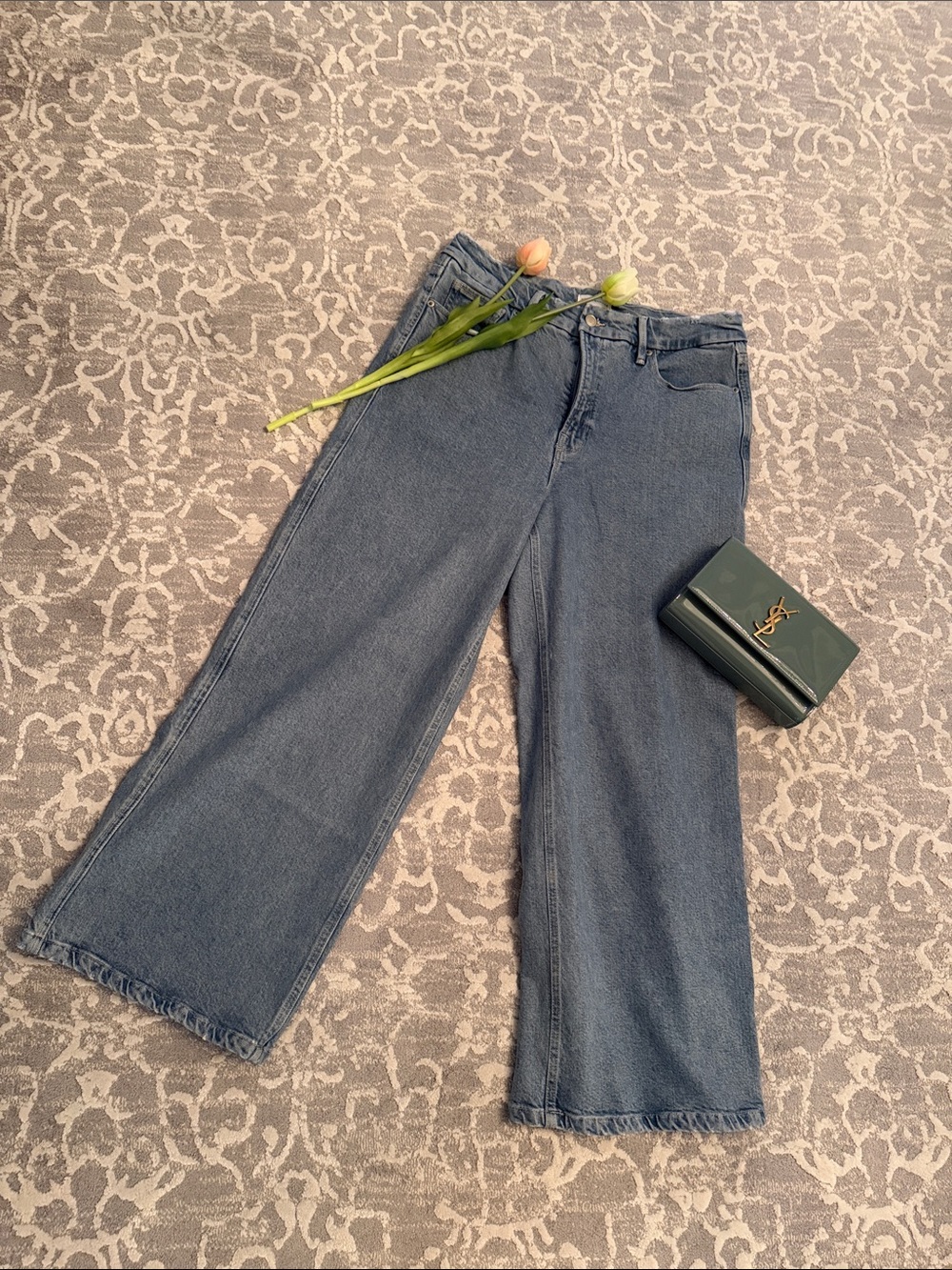 Good American Wide-Leg Jeans in Medium Blue
